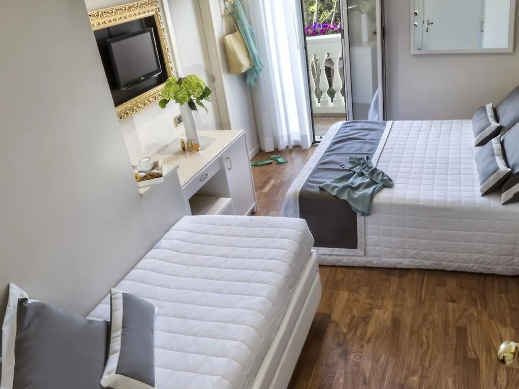 Novecento Suite Hotel Ριτσόνε