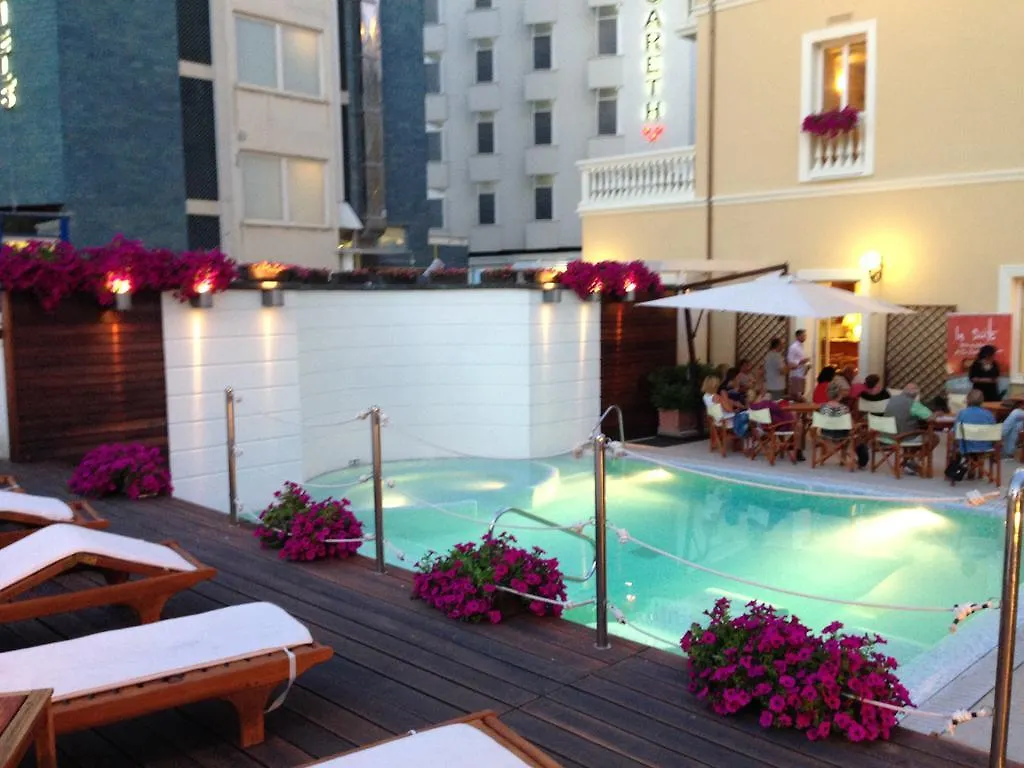 Novecento Suite Hotel Ριτσόνε